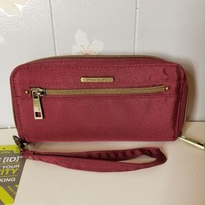 Travelon Wallet Wristlet RFID